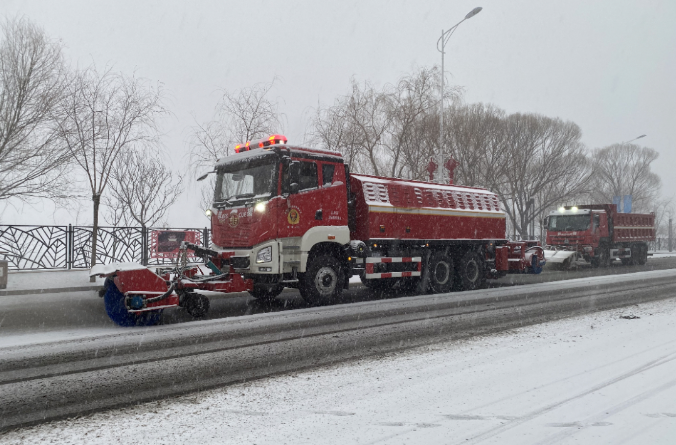 upay钱包官网环境除冰雪装备全力投入破冰作业，助力北京道路交通安全